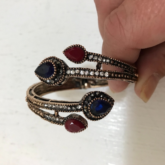 Vintage/Antique Style Stone Bracelet - Picture 2 of 4